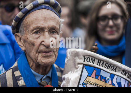 Oswiecim, Malopolska, Polen. Zum 2. Mai, 2019. Edward Mosberg, 93 Jahre alt, überlebender Gefangener der jüdischen Holocaust im Konzentrationslager Auschwitz während der Marsch der Lebenden in Oswiecim, Polen. Credit: Celestino Arce Lavin/ZUMA Draht/Alamy leben Nachrichten Stockfoto