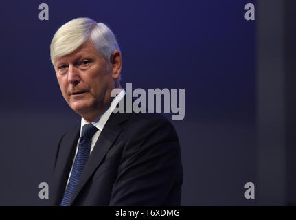 Essen, Deutschland. 03 Mai, 2019. Rolf Martin Schmitz, Vorstandsvorsitzender, spricht auf der Bühne des RWE-Hauptversammlung. Credit: Caroline Seidel/dpa/Alamy leben Nachrichten Stockfoto