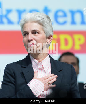 Marie-Agnes STRACK - ZIMMERMANN (Stellvertreter des Vorsitzenden) ist sichtbar durch den Beifall verschoben. 70. Ordentlichen Bundesparteitag der FDP in Berlin, Deutschland am 26.04.2019. | Verwendung weltweit Stockfoto