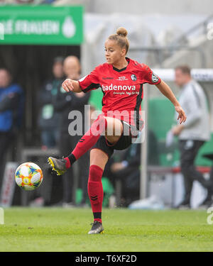 Köln, Deutschland. 01 Mai, 2019. Giulia GWINN (FR) handeln. Wolfsburg (WOB) - SC Freiburg (FR) 1:0, am 01.05.2019 in Köln/Deutschland. | Verwendung der weltweiten Kredit: dpa/Alamy leben Nachrichten Stockfoto