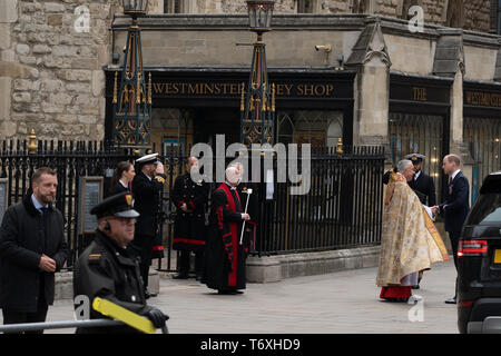 London, Greater London, UK. 3. Mai, 2019. Prinz William gesehen an der Westminster Abbey ankommen für die Marine Dankgottesdienst. Anti-AKW-Proteste außerhalb von Westminster Abbey ein Dankgottesdienst für die Marine während fand im Inneren der Abtei. Credit: Lexie Harrison-Cripps/SOPA Images/ZUMA Draht/Alamy leben Nachrichten Stockfoto