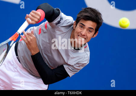 München, Deutschland. 03 Mai, 2019. Tennis ATP: - Tour - München, singles, Männer, Viertelfinale: Zverev (Deutschland) - Garin (Chile). Cristian Garin beobachtet seine dienen. Credit: Sven Hoppe/dpa/Alamy leben Nachrichten Stockfoto