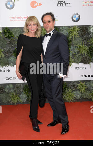Berlin, Deutschland. 03 Mai, 2019. Der Schauspieler paar Anna Loos und Jan Josef Liefers sind den 69. Deutschen Filmpreis "Lola" ausgezeichnet. Quelle: Jörg Carstensen/dpa/Alamy leben Nachrichten Stockfoto