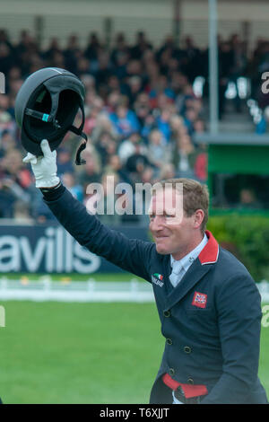 Badminton, Gloucestershire, Vereinigtes Königreich, 3. Mai 2019, Oliver Townend reiten Dressur Ballaghmor Klasse während der Phase der 2019 Mitsubishi Motors Badminton Horse Trials, Kredit: Jonathan Clarke/Alamy leben Nachrichten Stockfoto