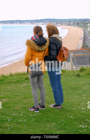 Dorchester, Dorset. 3. Mai 2019. UK Wetter: Menschen Kopf zu sonnigen Weymouth die Bank Holiday Wochenende zu genießen. Credit: stuart Hartmut Ost/Alamy leben Nachrichten Stockfoto