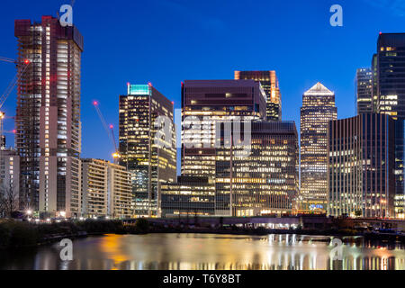 London Canary Wharf Sonnenuntergang Stockfoto