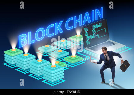Verwirrt Mitarbeiter über blockchain Konzept Stockfoto