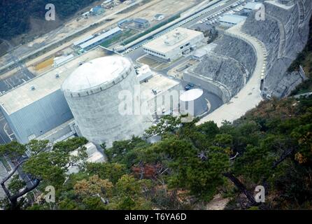 Gewinkelt, Luftaufnahme der Tsuruga Kernkraftwerk, von Japan Atomic Power Company (JAPCO), Tsuruga, Japan, 1970 betrieben. Mit freundlicher Genehmigung des US-Ministeriums für Energie. () Stockfoto