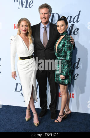 Mai 2, 2019 in Santa Monica, Kalifornien, USA - 02. Mai 2019 in Santa Monica, Kalifornien - Christina Applegate, Will Ferrell, Linda Cardellini. Von Netflix ''Dead Zu Mir" Los Angeles Premiere auf der großen Bühne statt. Photo Credit: Birdie Thompson/AdMedia (Credit Bild: © Birdie Thompson/AdMedia über ZUMA Draht) Stockfoto