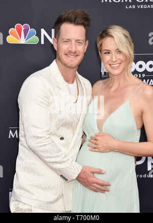 LAS VEGAS, NV - Mai 01: Tyler Hubbard von Florida Georgia Linie und Hayley Stommel besucht die 2019 Billboard Music Awards im MGM Grand Garden Arena am 1. Mai 2019 in Las Vegas, Nevada. Stockfoto