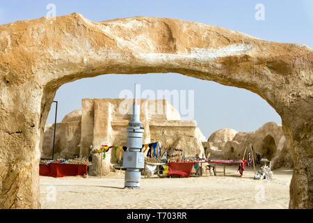 Kunsthandwerk und Souvenirs zum Verkauf in Ong Jemel Star Wars Lage in Tunesien Stockfoto