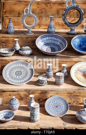 Türkische Keramik Topf, Teller und Becher von Göreme in Kappadokien, Türkei Stockfoto