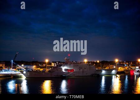 190325-N-QI 061-007 NAVAL STATION Mayport, Fla. (25. März 2019) Die Freiheit-Klasse USS Milwaukee Littoral Combat Ship (LCS 5) Pier-Seite in seinen Heimathafen der Naval Station Mayport, Florida (USA sitzt Marine Foto von Mass Communication Specialist 3. Klasse Nathan T. Bart/Freigegeben) Stockfoto