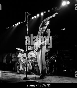 ROTTERDAM, Niederlande - 27. Oktober: Die, die live auf der Bühne im Ahoy in Rotterdam, Niederlande, am 27. Oktober 1975 L-R Roger Daltrey, Pete Townshend und Keith Moon (Foto von Gijsbert Hanekroot) Stockfoto