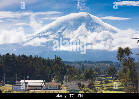 Vulkan Cotopaxi bei Sonnenaufgang Latacunga Stockfoto