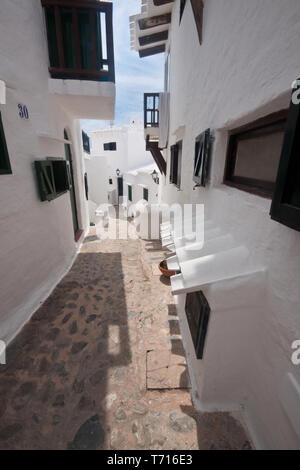 Einige Straßen von Binibeca, eine wunderschöne Stadt in Menorca Stockfoto