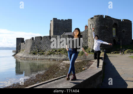 Internationale Studierende Tour rund um Nordirland, die meisten touristischen Hot Spots rund um County Antrim, Nordirland. Foto/Paul McErlane Stockfoto