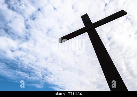 Altes rostiges Metall Kreuz Stockfoto