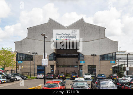 New College, Cumbernauld, North Lanarkshire, Schottland, Großbritannien - das ursprüngliche Wahrzeichen der B-Liste Stockfoto