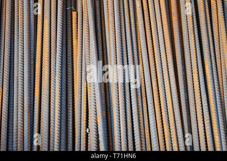 Verstärkungsleisten strukturierten Hintergrund. Metallverstärkungen. Stockfoto