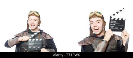 Junge lustige Mann in Rüstung Anzug Stockfoto