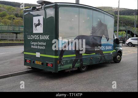 Ein LLoyds Bank mobile Bank bei Mountain Ash, South Wales Stockfoto