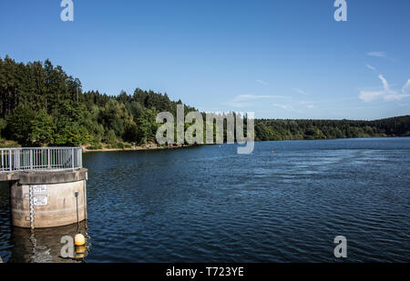 Brucher Talsperre im Bergischen Land Stockfoto