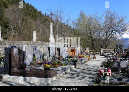 Cimetière de Saint-Nicolas de Véroce. / Friedhof von Saint-Nicolas de Véroce. Stockfoto