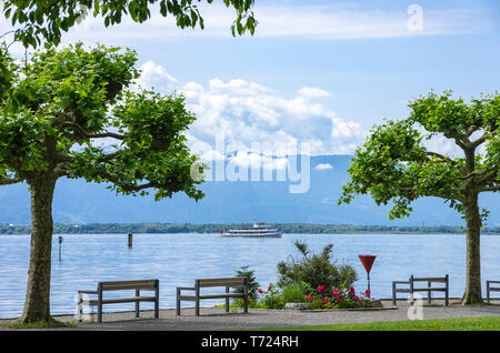 Blick über den Bodensee in Richtung Österreich aus Lindau im Bodensee, Bayern, Deutschland, Europa. Stockfoto