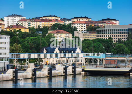 Hafen von Stockholm an einem sonnigen Tag Stockfoto