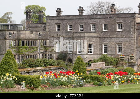 Tissington Halle Gärten im Frühling, in der Nähe von Ashbourne im Peak District National Park, Derbyshire, England, Großbritannien Stockfoto