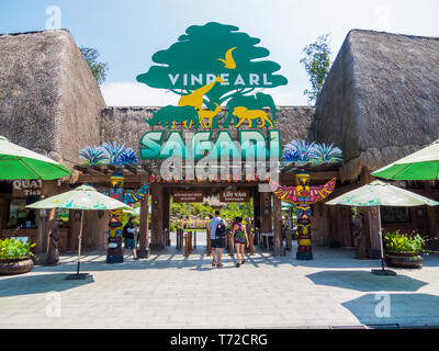 PHU QUOC, VIETNAM - Februar 12, 2018: Blick auf den Eingang des Vinpearl Safari Zoo Park. Stockfoto