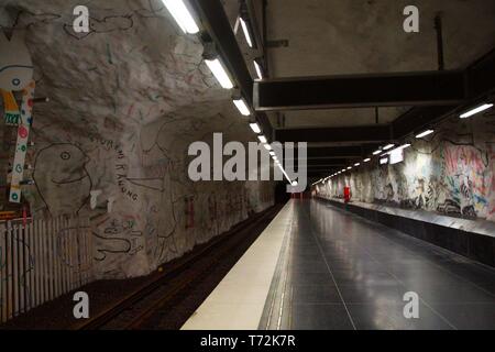 Hallonbergen Station der U-Bahn in Stockholm. Stockfoto