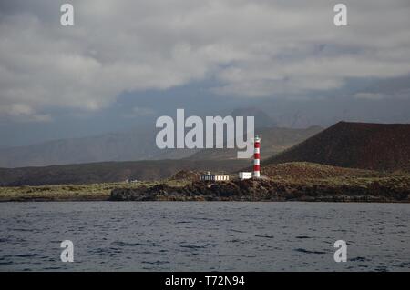 Leuchtturm an der Küste des Meeres Stockfoto