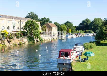 Riverside Park, den Fluss Great Ouse, St Neots, Cambridgeshire, England, Vereinigtes Königreich Stockfoto