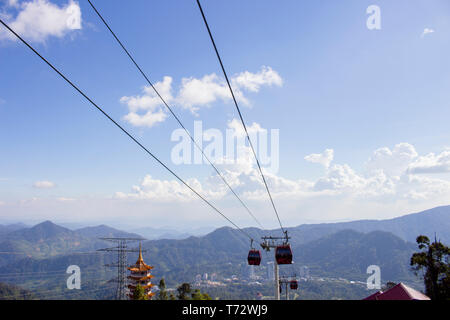 Neue Seilbahn in Genting Highlands übersetzende Passagiere in Malaysia. Stockfoto