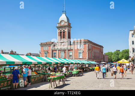 73171 Markt im Zentrum der Stadt außerhalb der Halle Chesterfield Derbyshire England UK GB Europa Stockfoto