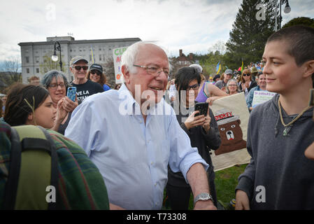 US-Senator Bernie Sanders, I-VT, an der Vermont 2017 Klima März Solidarität Rallye, Vermont State House, Montpelier, VT. Stockfoto