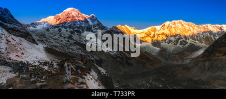 Sonnenaufgang Blick auf Mount Annapurna in Nepal Annapurna Base Camp. Stockfoto