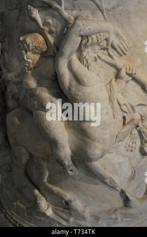 Altar aus Stein zu Bacchus gewidmet. Relief mit der Darstellung der Kentaur Chiron in einer Zeremonie. 1. Marmor. Aus Rom (Italien). Nationalen Archäologischen Museum. Madrid. Spanien. Stockfoto