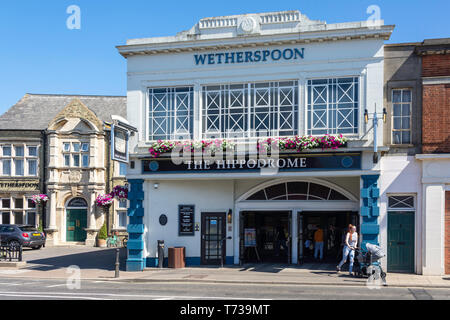 Das hippodrom Wetherspoon Pub, Gordon Avenue, März, Cambridgeshire, England, Vereinigtes Königreich Stockfoto