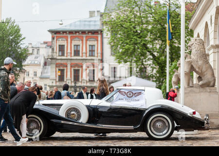 Lemberg, Ukraine - 3. Mai 2019: LEMBERG STADT TAG Luxus retro Auto Phillips Berlina Coupé. Ausstellung von retro Autos Stockfoto