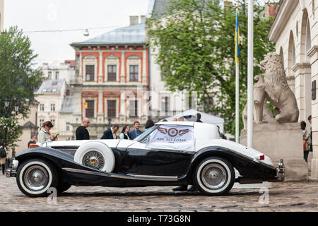 Lemberg, Ukraine - 3. Mai 2019: LEMBERG STADT TAG Luxus retro Auto Phillips Berlina Coupé. Ausstellung von retro Autos Stockfoto