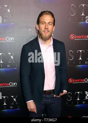 STX Filme Präsentation auf Cinemacon 2019 im Kolosseum im Caesars Palace mit statt: Charlie Hunnam Wo: Las Vegas, Nevada, United States Wenn: 03 Apr 2019 Credit: DJDM/WENN.com Stockfoto