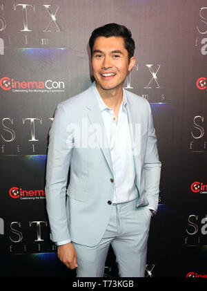 STX Filme Präsentation auf Cinemacon 2019 im Kolosseum im Caesars Palace mit statt: Henry Golding Wo: Las Vegas, Nevada, United States Wenn: 03 Apr 2019 Credit: DJDM/WENN.com Stockfoto