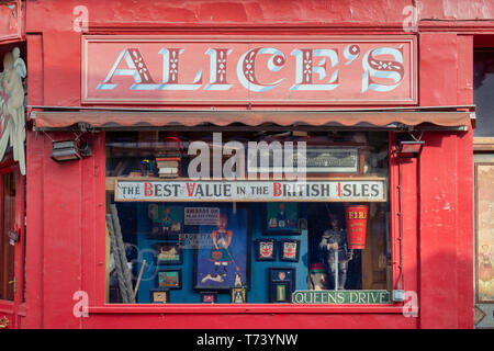 Alices Antiquitätengeschäft. Der Portobello Road. Notting Hill, London, England Stockfoto