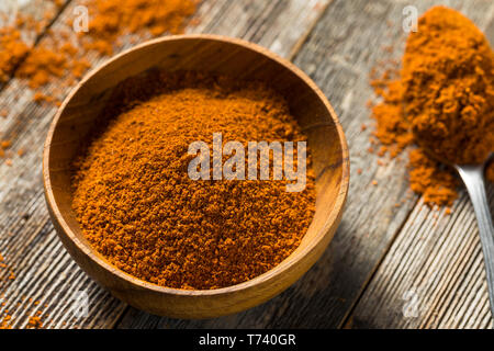 Gesunde organische Marokkanisches Gewürz Mischung in eine Schüssel geben. Stockfoto