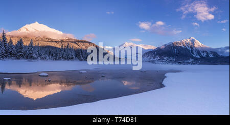 Winter Nachmittag am Mendenhall Lake, Juneau, Alaska, Vereinigte Staaten von Amerika Stockfoto