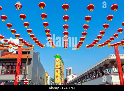 Chinesische Rote Laternen für chinesische Neujahrsfest über South Bridge Road Chinatown, die Temple Street und People's Park Complex Singapur Stockfoto