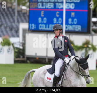 Mitsubishi Motors Badminton Horse Trials, Badminton, Oliver Townend (GBR) und Ballaghmor Klasse teil, die in der Dressur Phase des 2019 Mitsub Stockfoto